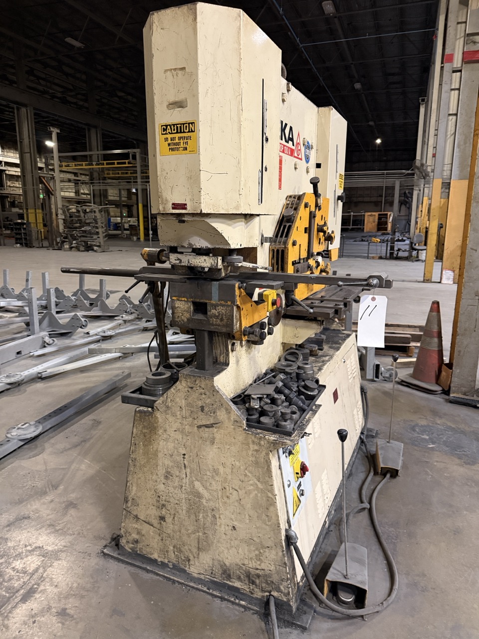 100 Ton Geka Hydracrop 100/A Hydraulic Ironworker- Variable Tooling Included - Image 10