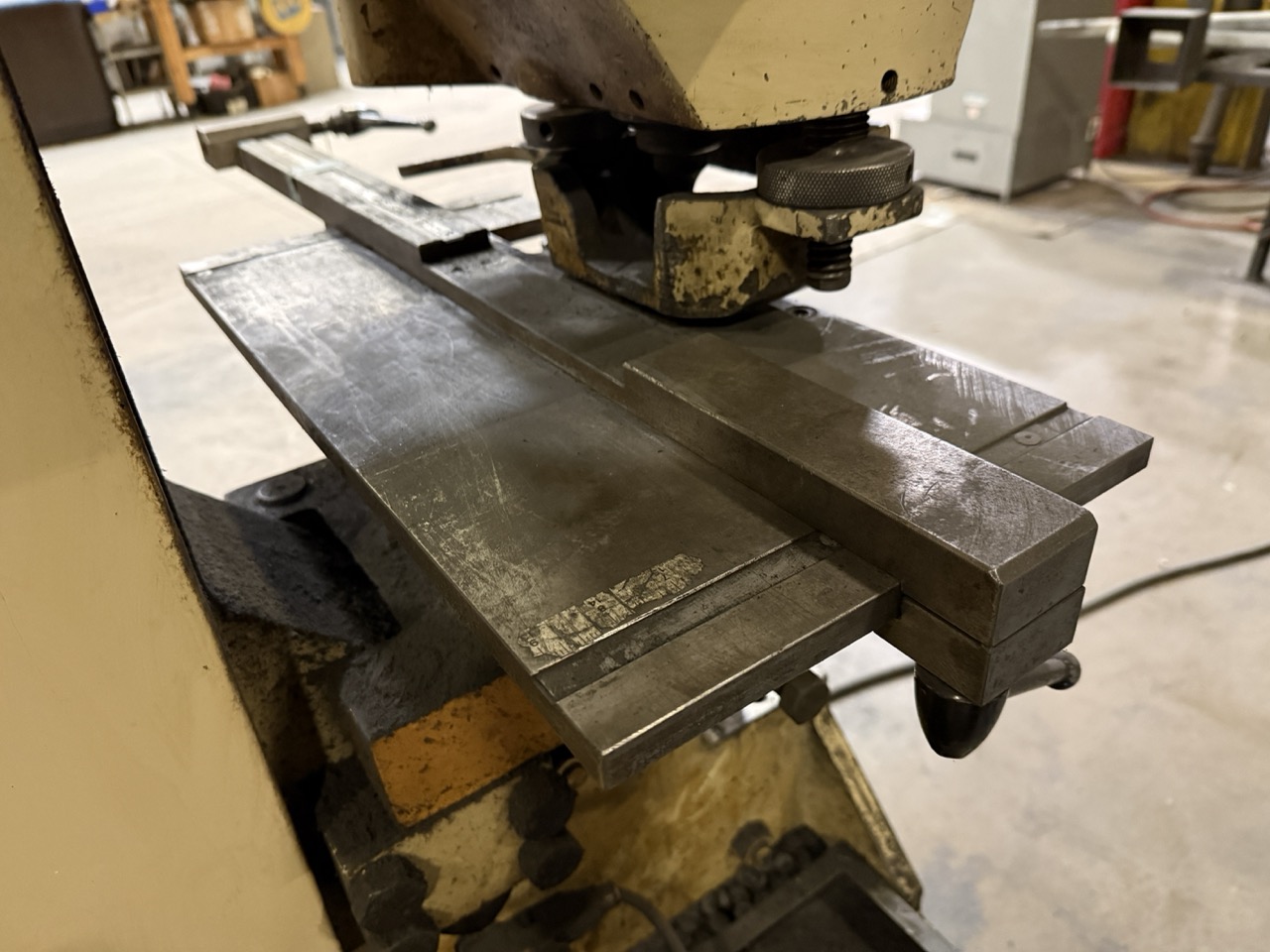 100 Ton Geka Hydracrop 100/A Hydraulic Ironworker- Variable Tooling Included - Image 16