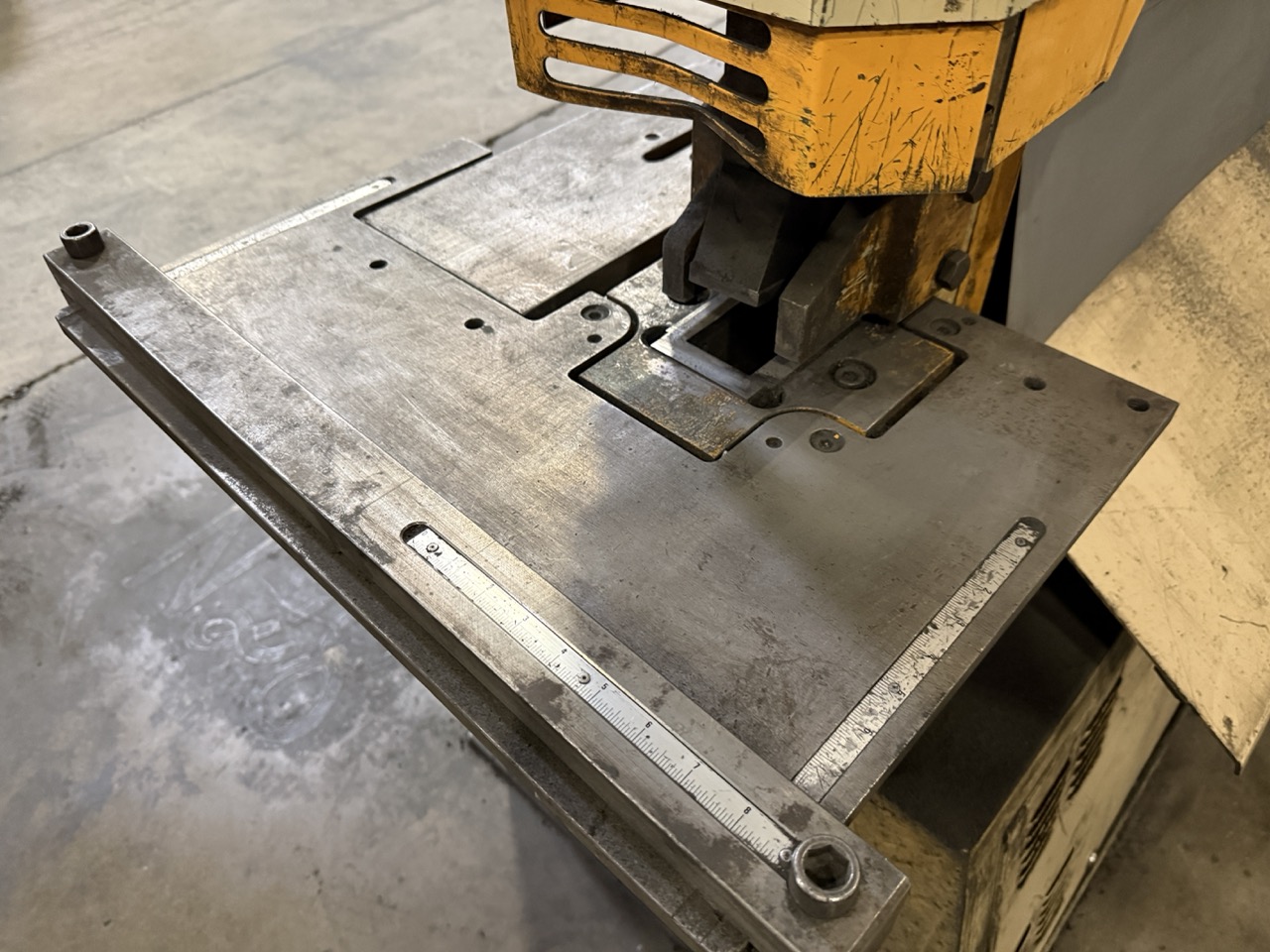 100 Ton Geka Hydracrop 100/A Hydraulic Ironworker- Variable Tooling Included - Image 26