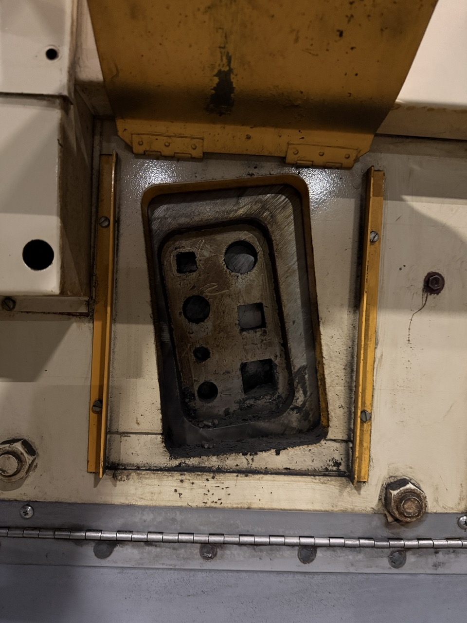 100 Ton Geka Hydracrop 100/A Hydraulic Ironworker- Variable Tooling Included - Image 29