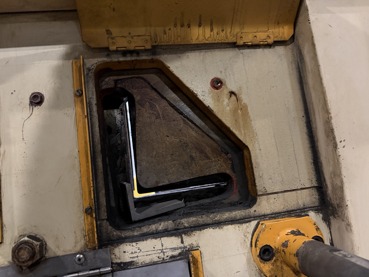 100 Ton Geka Hydracrop 100/A Hydraulic Ironworker- Variable Tooling Included - Image 30