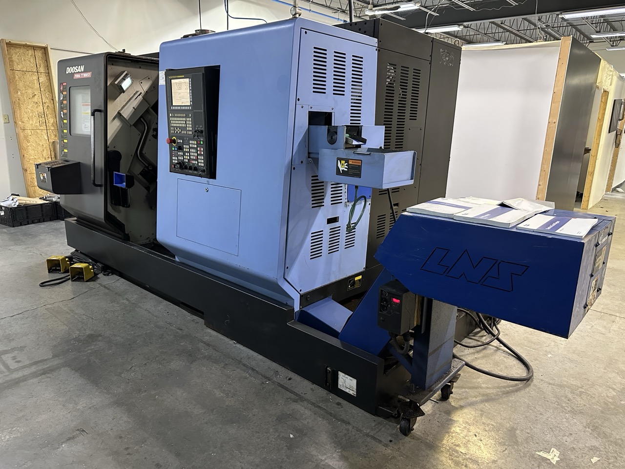 Doosan Puma TT-1800SY Multi-Axis CNC Lathe, 2014 - Parts Catcher, Tool Pre-setter - Image 2