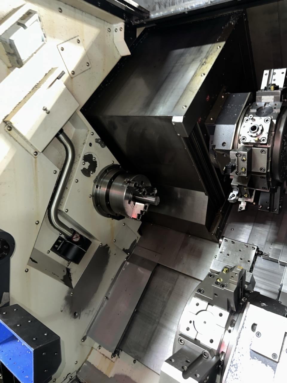 Doosan Puma TT-1800SY Multi-Axis CNC Lathe, 2014 - Parts Catcher, Tool Pre-setter - Image 12