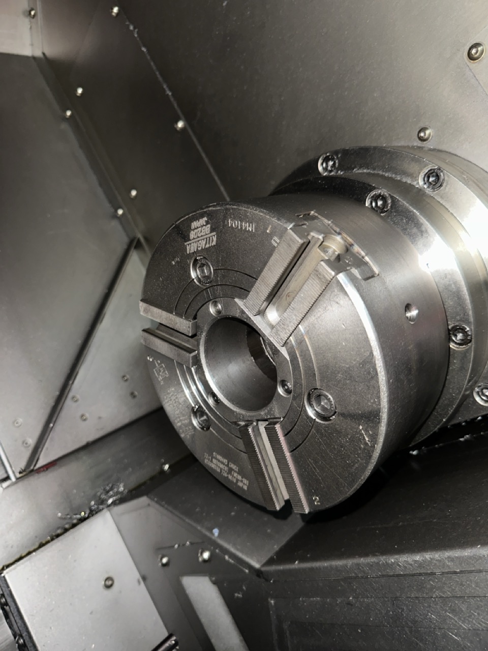 Doosan Puma TT-1800SY Multi-Axis CNC Lathe, 2014 - Parts Catcher, Tool Pre-setter - Image 20