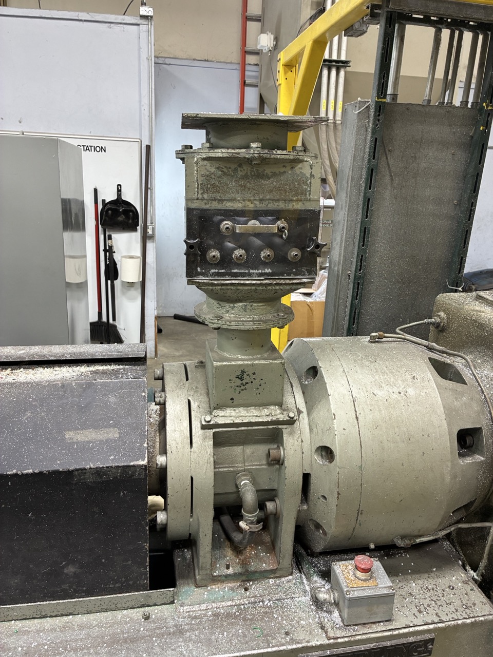 4-1/2" Plastics Extruder – 24:1 L/D, 150 HP, Melt Pump, Mixing Screws - Image 5