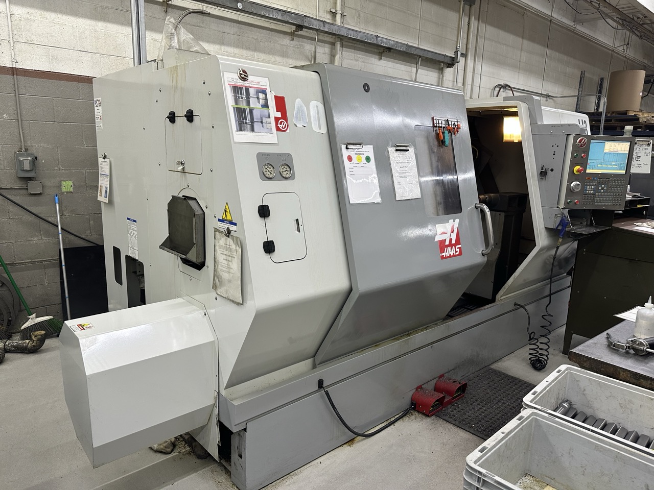 Haas SL-40 CNC Lathe, 2011 - Tailstock, Toolsetter, 15" Chuck - Image 9