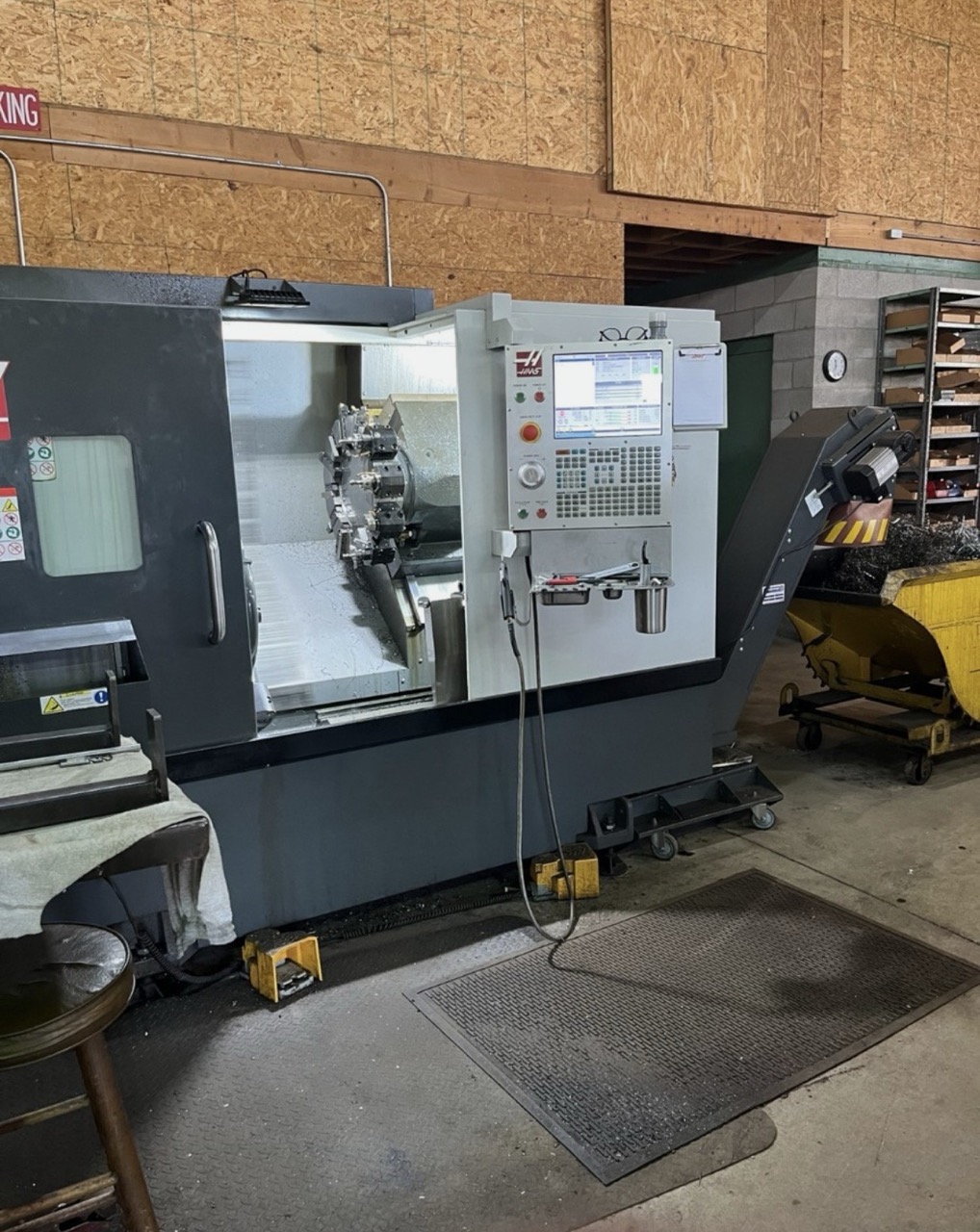 Haas ST-20 CNC Lathe, 2023 - Bar Feeder, Tool Presetter, Parts Catcher, Tailstock - Image 3