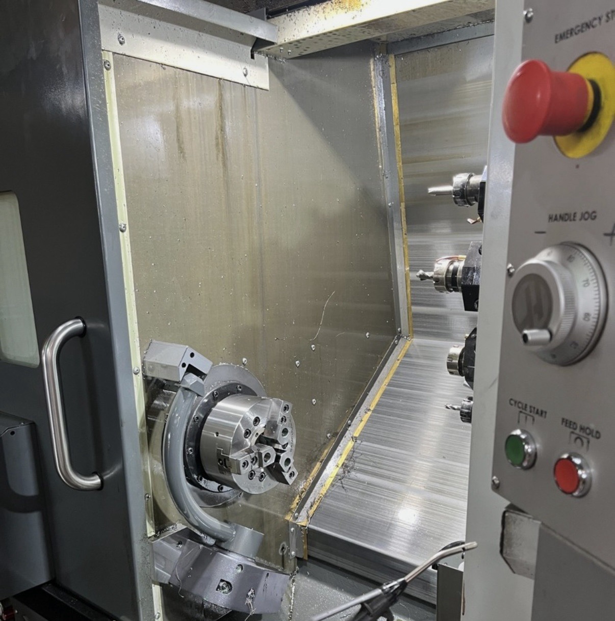 Haas ST-20 CNC Lathe, 2023 - Bar Feeder, Tool Presetter, Parts Catcher, Tailstock - Image 4