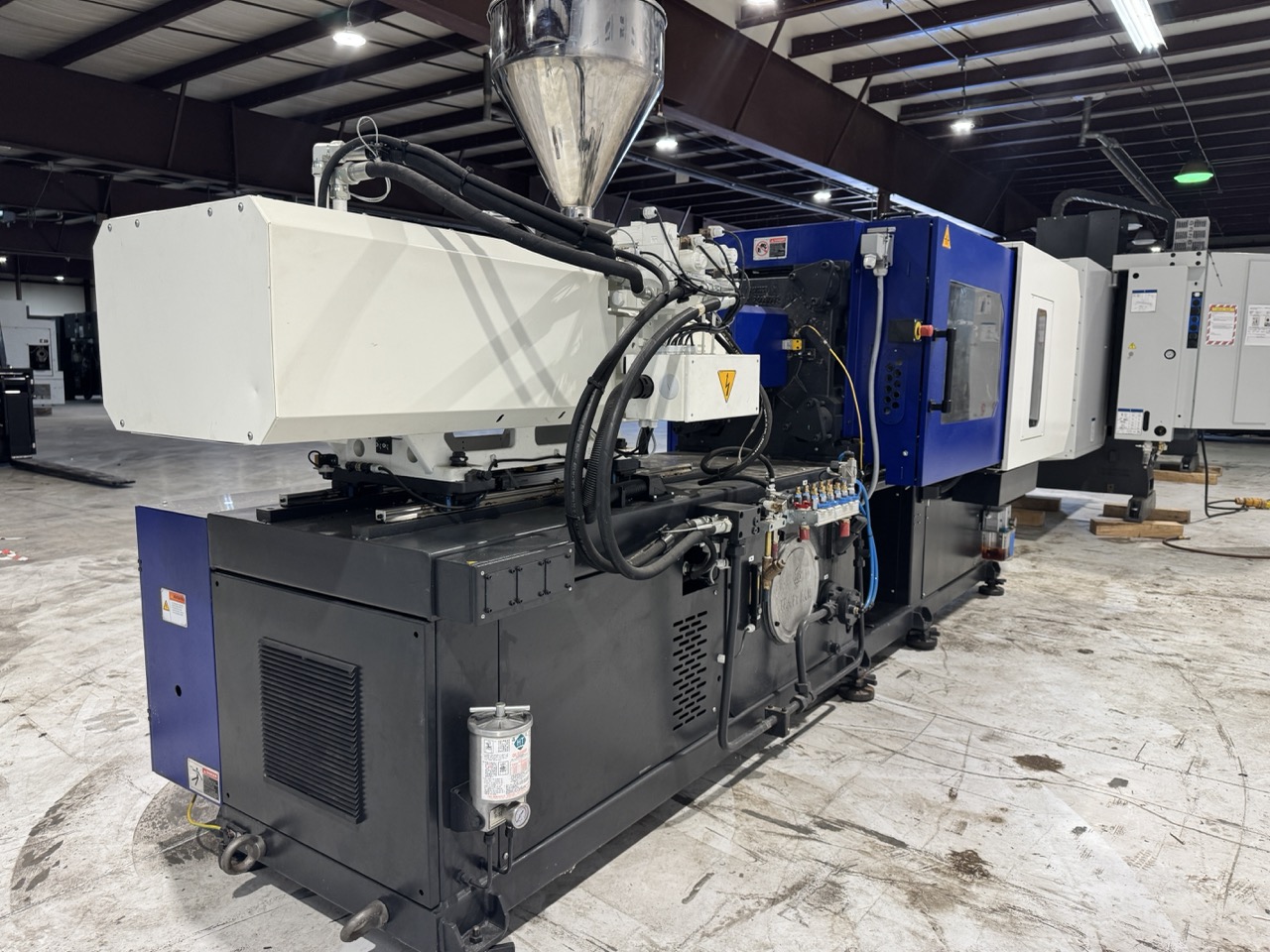 Haitian MA II S 1200/400 Injection Molding Machine, 2020 - 135 Ton Servo Hydraulic Press - Energy Efficient Plastic Molder - Image 4