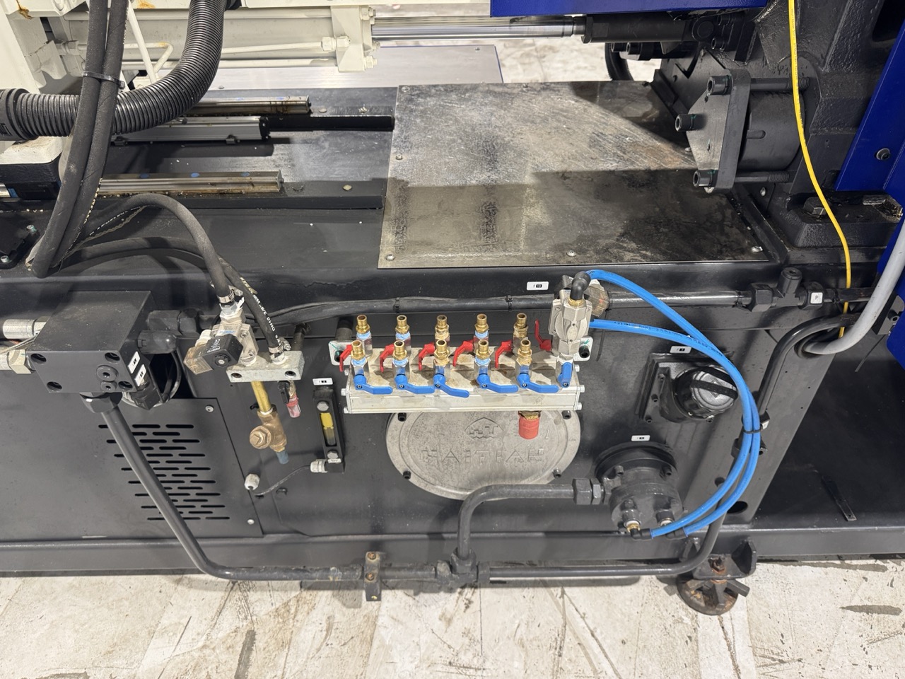 Haitian MA II S 1200/400 Injection Molding Machine, 2020 - 135 Ton Servo Hydraulic Press - Energy Efficient Plastic Molder - Image 10