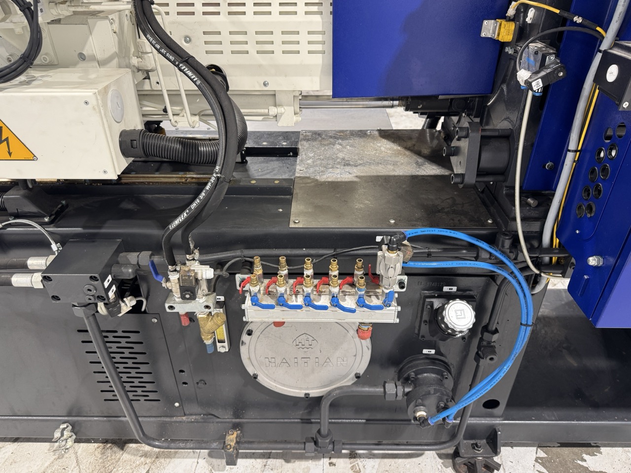 Haitian MA II S 900/280E Injection Molding Machine, 2020 - 90 Ton Servo Hydraulic Molder - Image 11