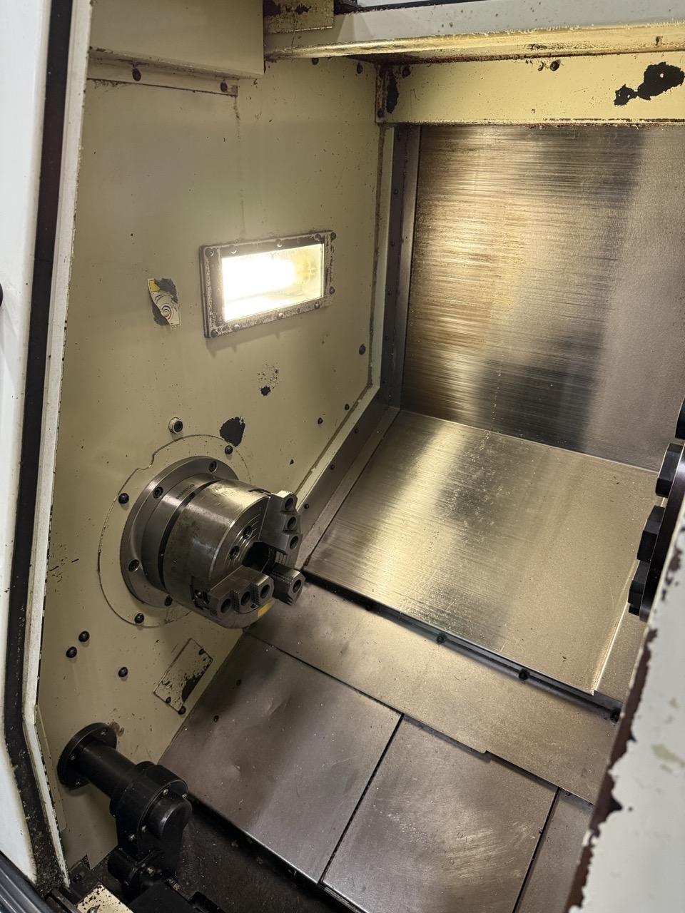 Hurco TMM8 Live Tool CNC Lathe, 2009 - Bar Feed, Tooling Included - Image 17