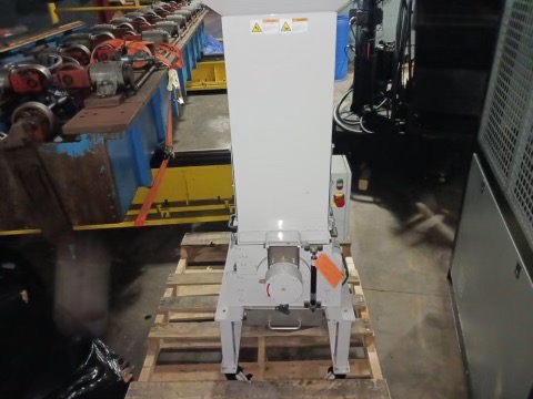 224 Ton Nissei DCX200III-25A Molding Machine, 2023 – Includes Chiller, Dryer, Temp Controller & Granulator - Image 12