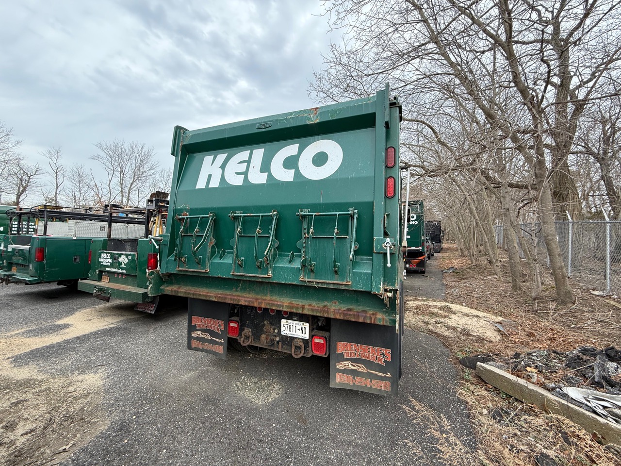 Kenworth T800 Dump Truck, 2007 - CAT C15, 8LL Manual, Tri-Axle, 16' Steel Bed, Pre-Emission - Image 7