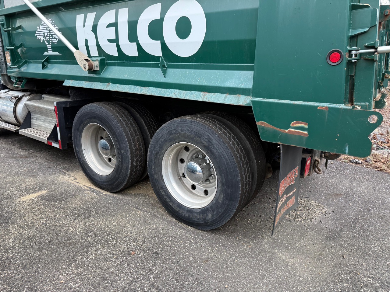 Kenworth T800 Dump Truck, 2007 - CAT C15, 8LL Manual, Tri-Axle, 16' Steel Bed, Pre-Emission - Image 10