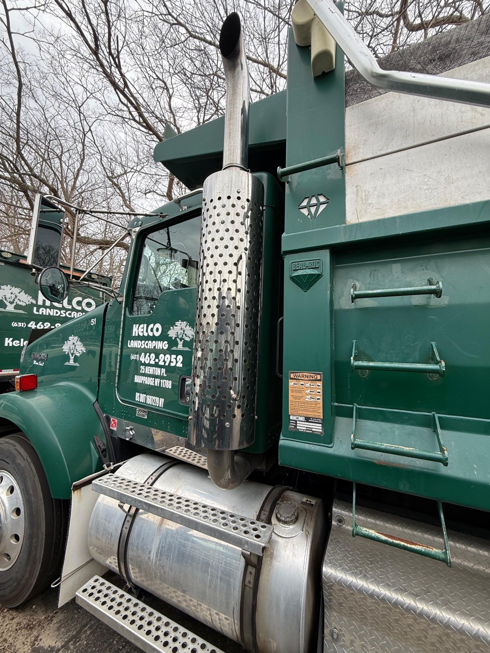 Kenworth T800 Dump Truck, 2007 - CAT C15, 8LL Manual, Tri-Axle, 16' Steel Bed, Pre-Emission - Image 11