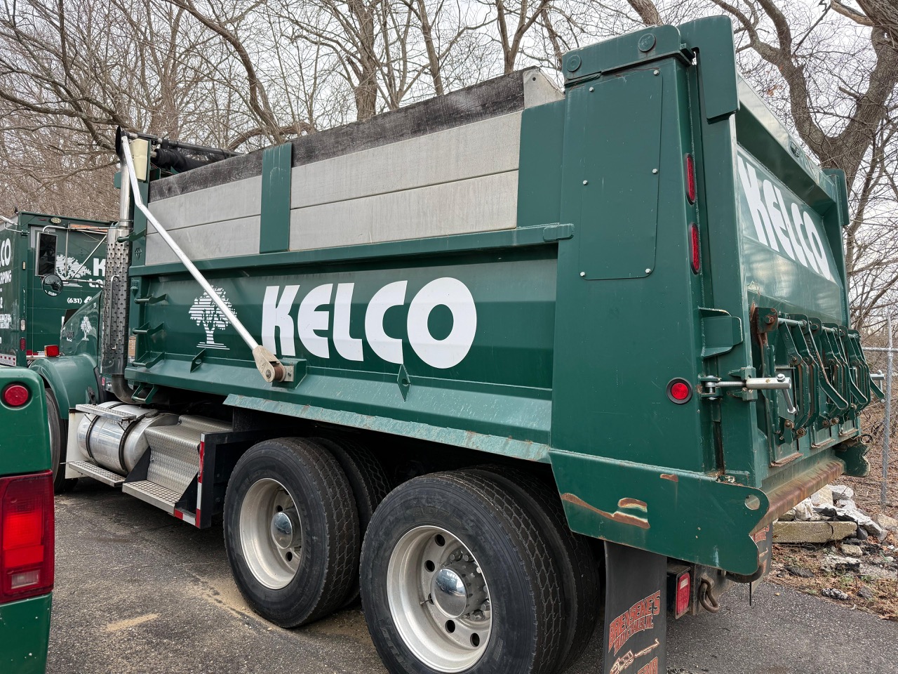 Kenworth T800 Dump Truck, 2007 - CAT C15, 8LL Manual, Tri-Axle, 16' Steel Bed, Pre-Emission - Image 13