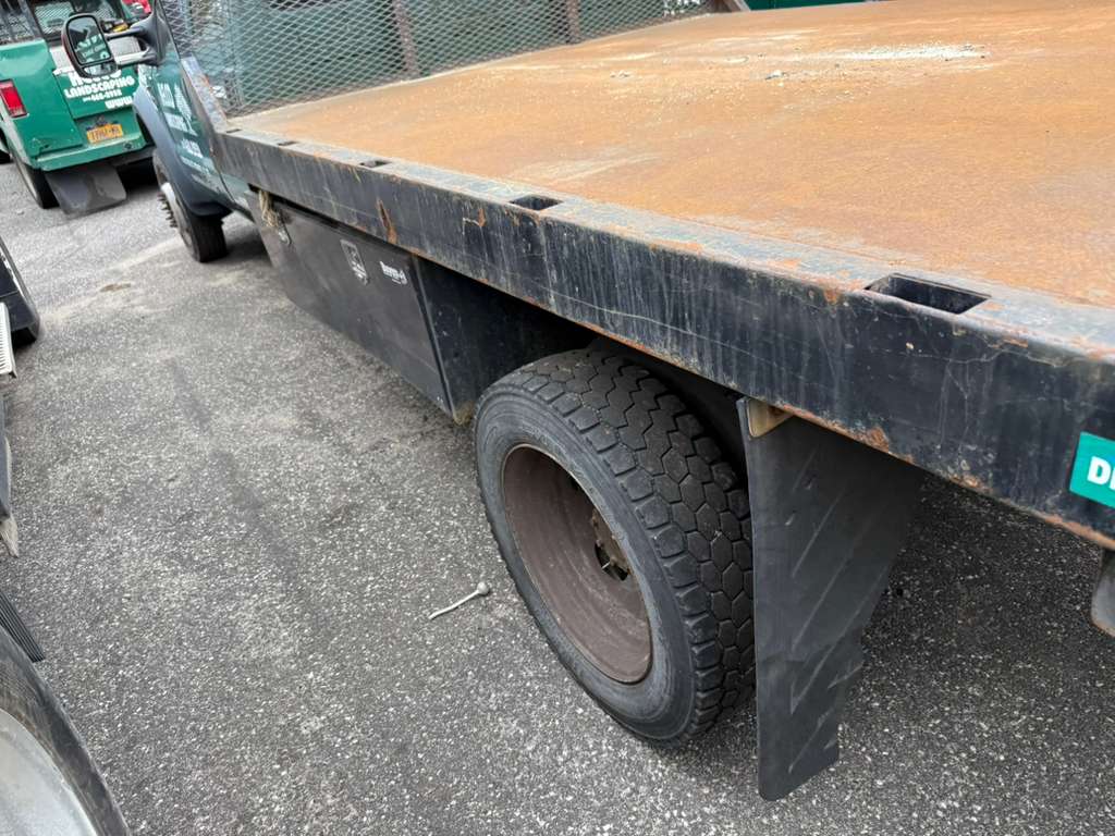Ford F-550 Flatbed Truck, 2008 - 6.4L Power Stroke Diesel, DRW, Automatic, 11' Bed - Image 9