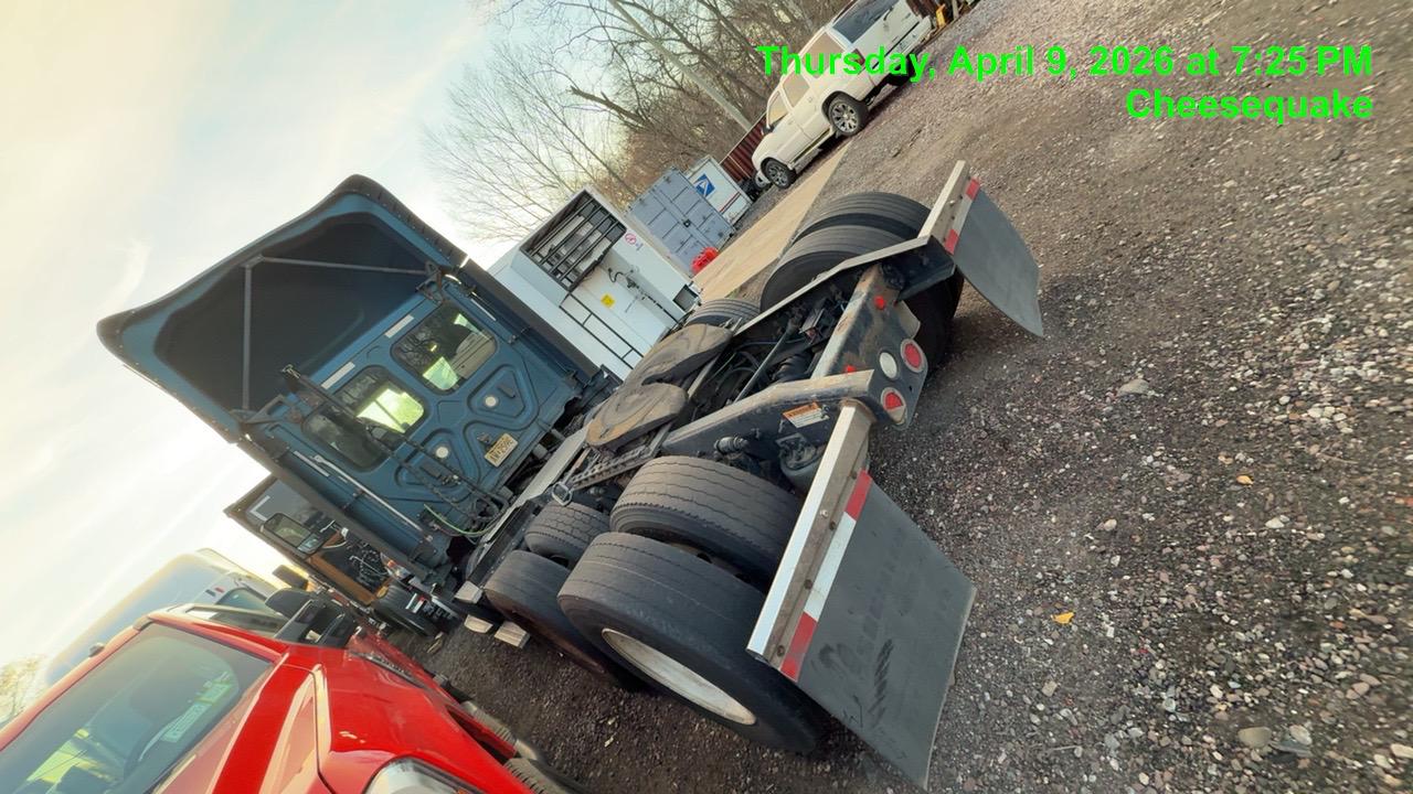 Freightliner Cascadia Day Cab, 2019 - Detroit DD15 - Tandem Axle Class 8 Highway Tractor - Image 11