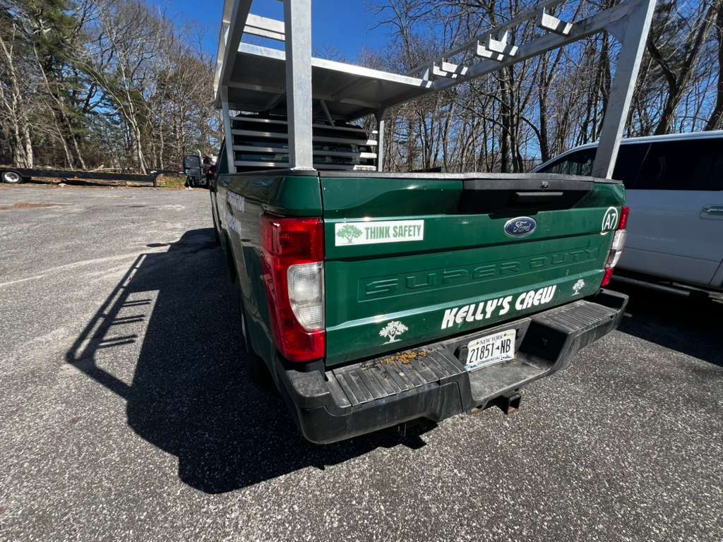 Ford F-250 Super Duty Pickup Truck, 2022 - 4x4, Crew Cab, Heavy-Duty Work Truck - Image 3