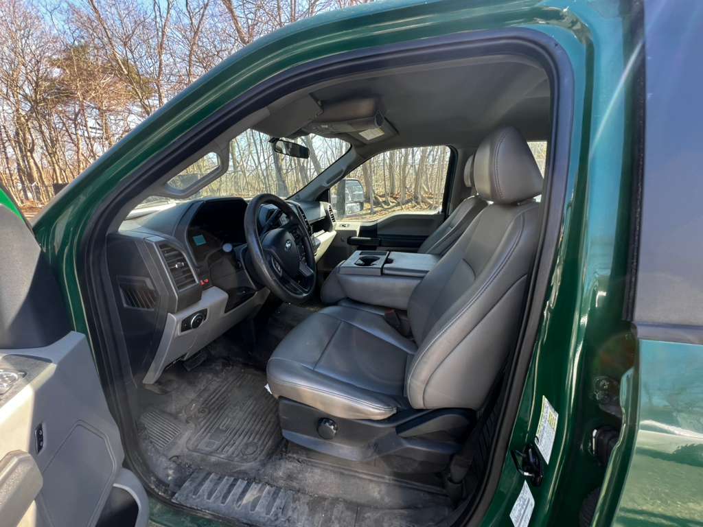 Ford F-250 Super Duty Pickup Truck, 2022 - 4x4, Crew Cab, Heavy-Duty Work Truck - Image 9