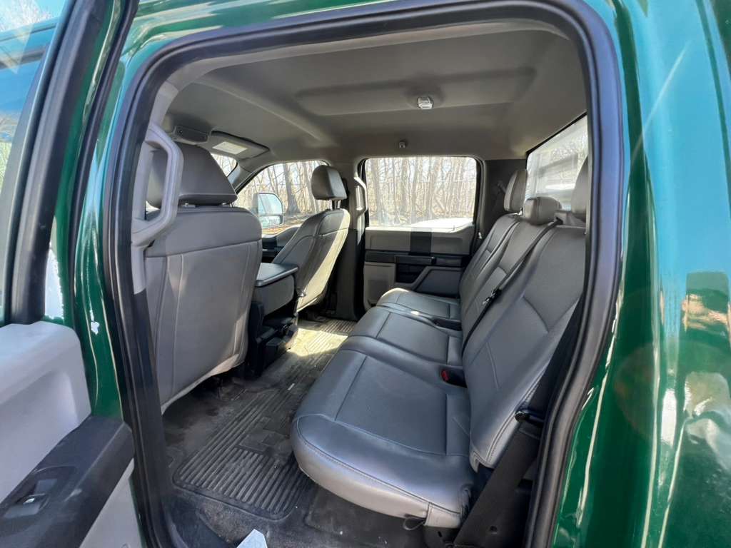 Ford F-250 Super Duty Pickup Truck, 2022 - 4x4, Crew Cab, Heavy-Duty Work Truck - Image 12