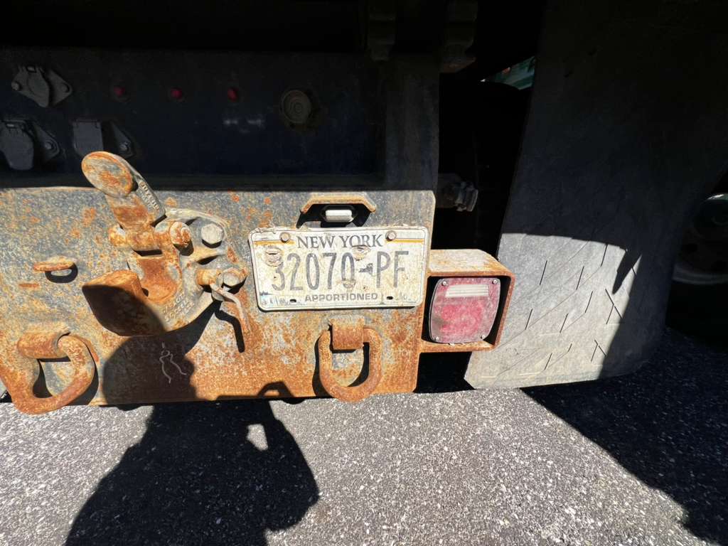 Kenworth T480 Dump Truck, 2023 - Tandem Axle, Heavy-Duty Work Truck - Image 8