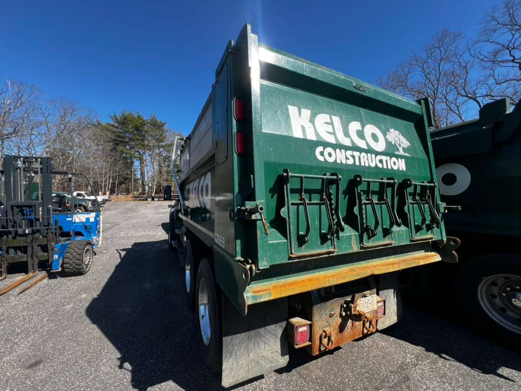 Kenworth T480 Dump Truck, 2023 - Tandem Axle, Heavy-Duty Work Truck - Image 9