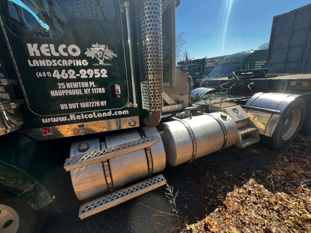 Kenworth T800 Dump Truck, 2011 - Heavy-Duty Tandem Axle - Image 6