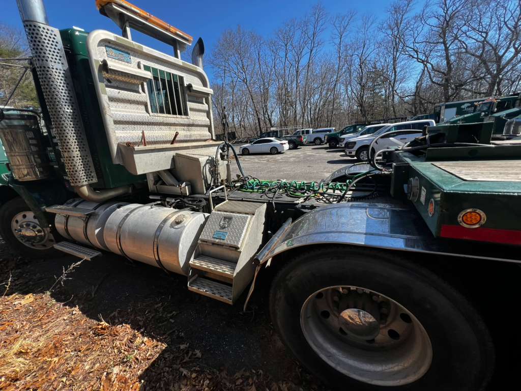 Kenworth T800 Dump Truck, 2011 - Heavy-Duty Tandem Axle - Image 12