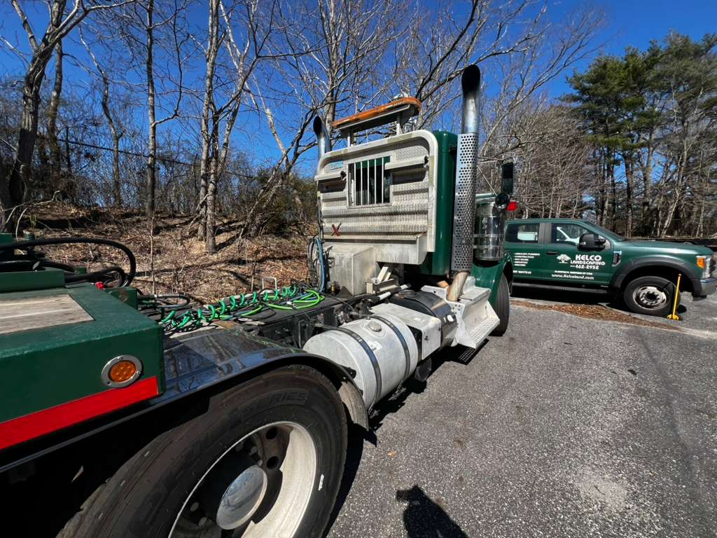 Kenworth T800 Dump Truck, 2011 - Heavy-Duty Tandem Axle - Image 16