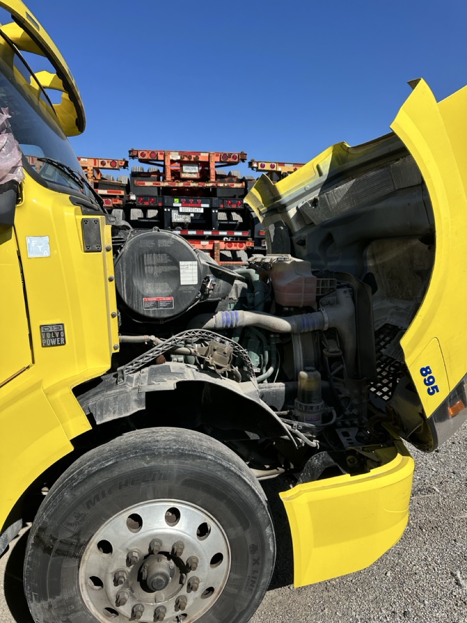 Volvo VNL Day Cab Semi Truck, 2017 - Volvo D13, I-Shift, Air Ride - Image 6