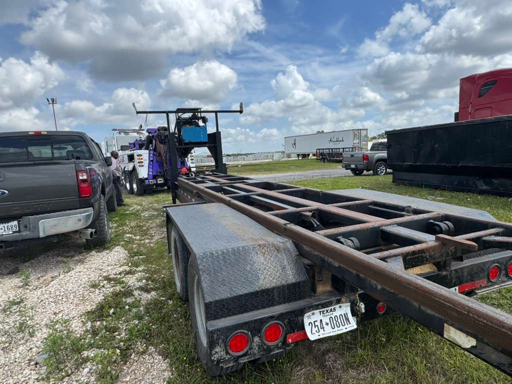 Texas Pride 8x20 Gooseneck Roll-Off Trailer, 2021 - 26,000 LB GVWR, Dual 12K Axles, Hydraulic Winch - Image 5