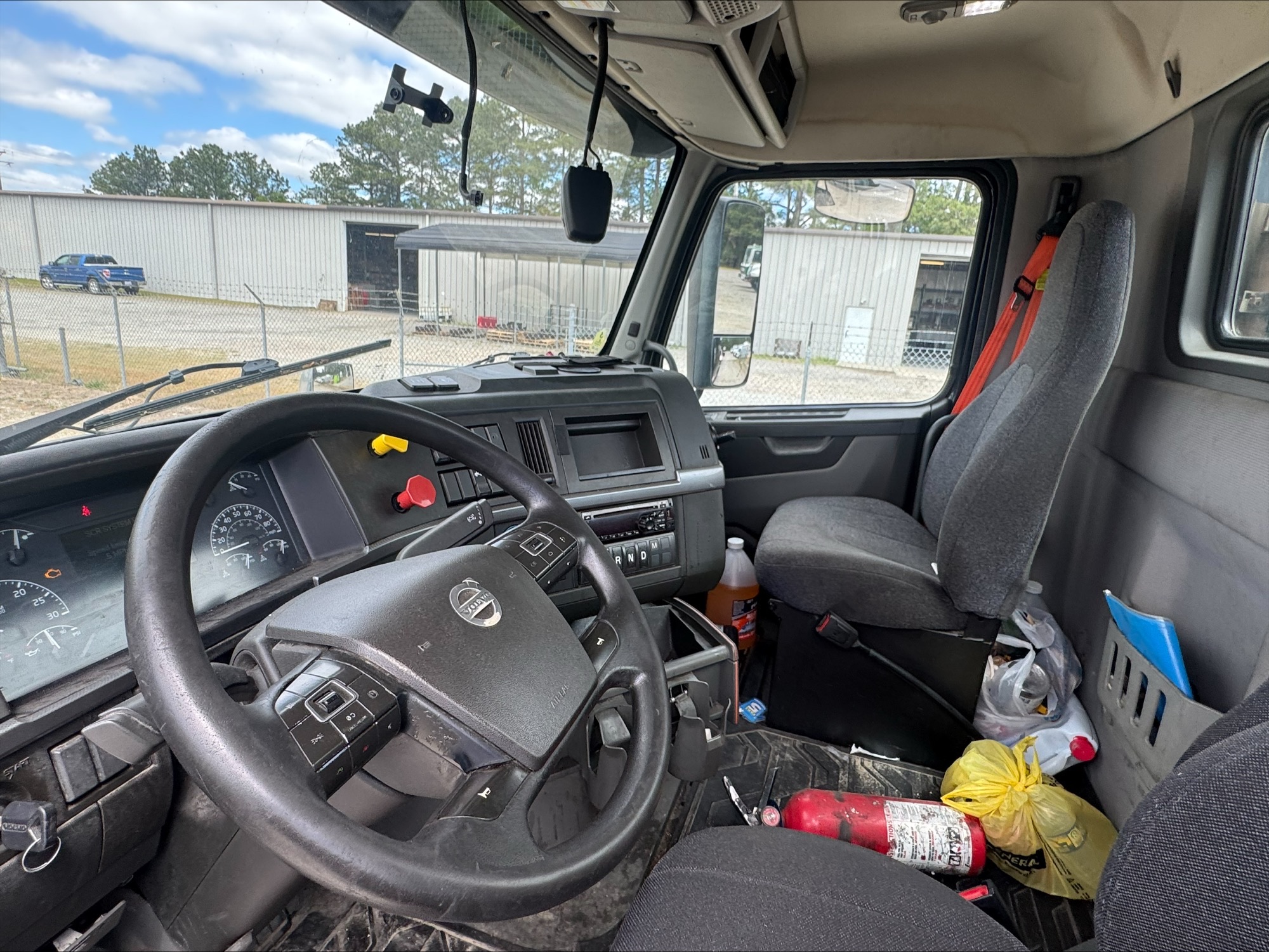 Volvo D13 Day Cab Truck, 2020 - Image 10