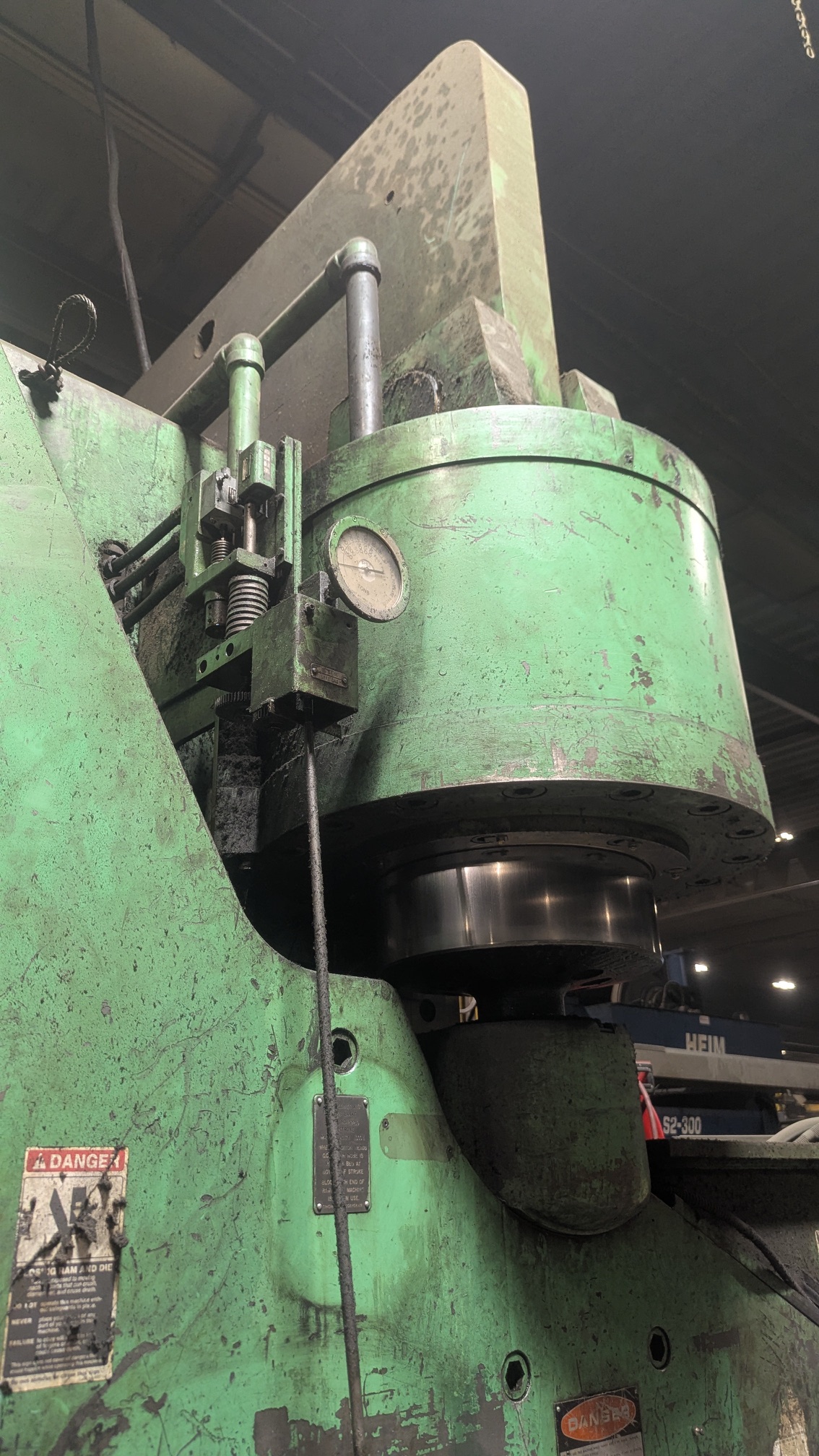 1000 Ton x 16' Cincinnati CNC Press Brake, 1974 - CNC 150 Autogauge Control, 34' Overall Length - Image 3