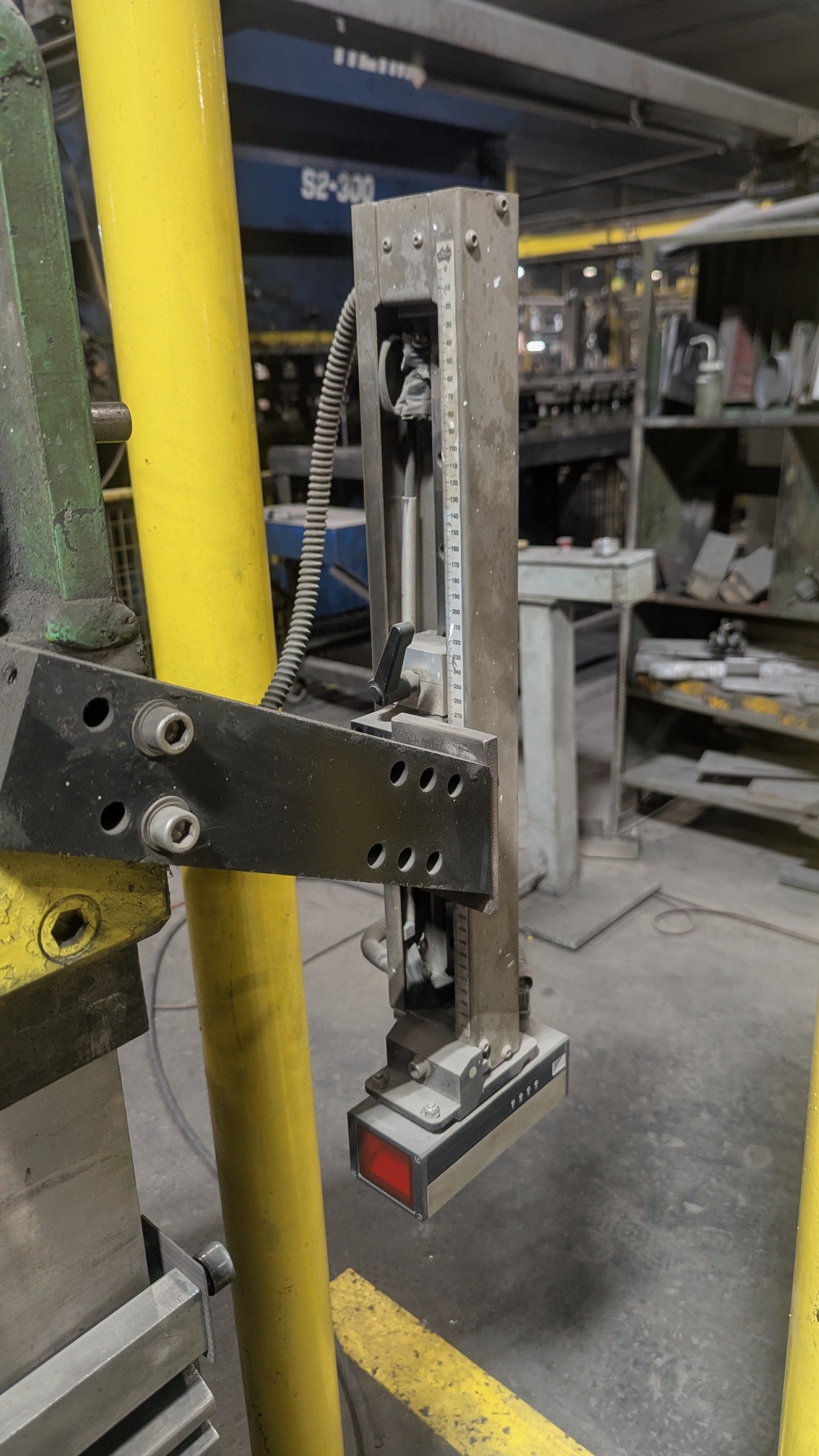 1000 Ton x 16' Cincinnati CNC Press Brake, 1974 - CNC 150 Autogauge Control, 34' Overall Length - Image 6
