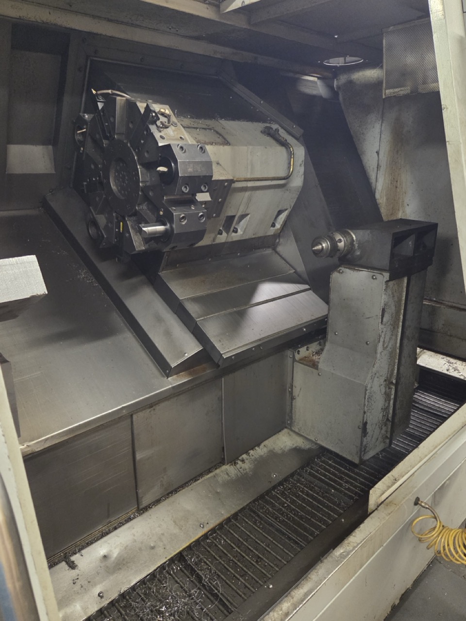 Haas SL‑40BB CNC Lathe, 2009 – 24″ Chuck, 4.5" Bar Cap, Tailstock - Image 3