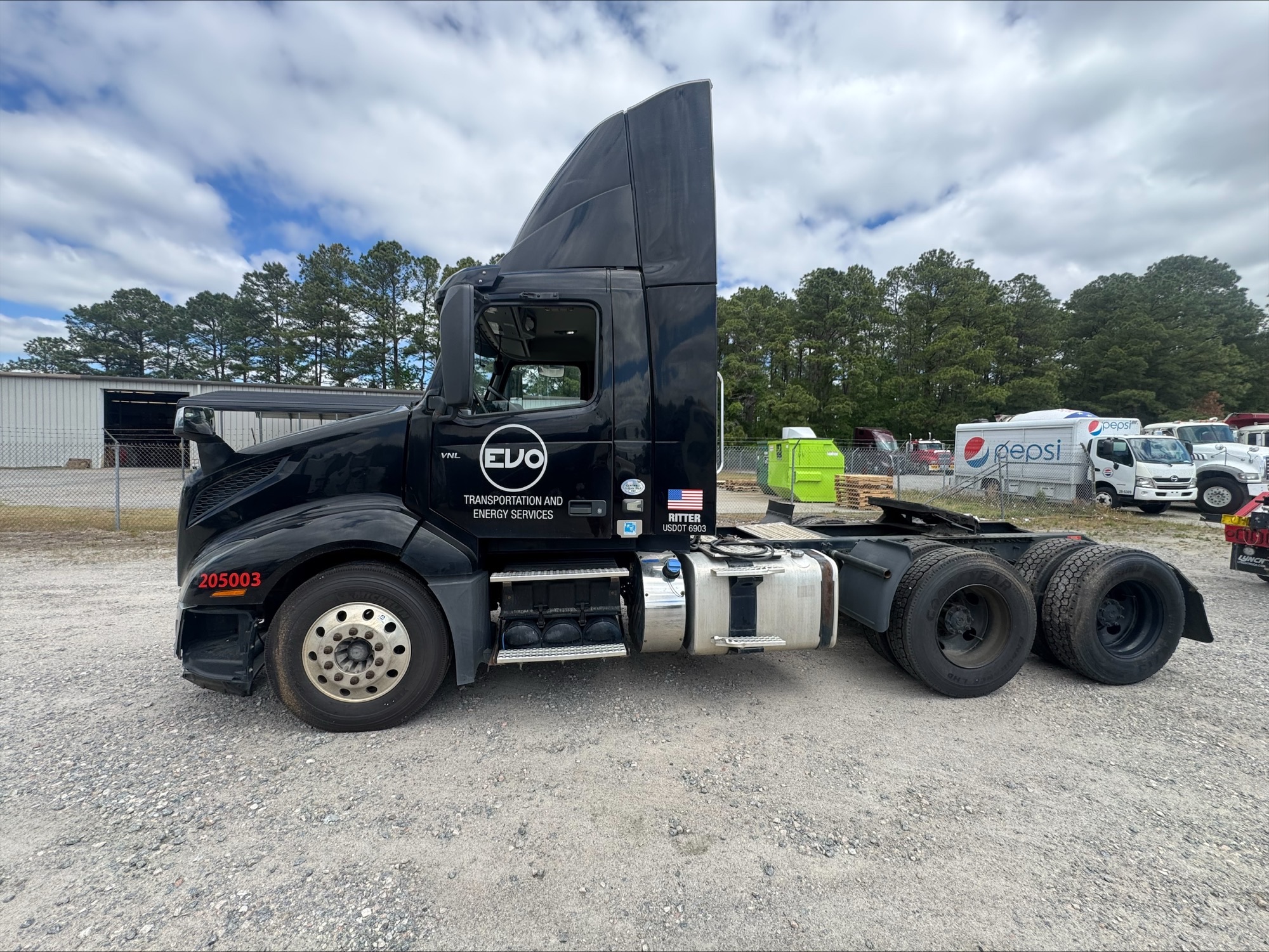 Volvo D13 Day Cab Truck, 2020 - Image 5
