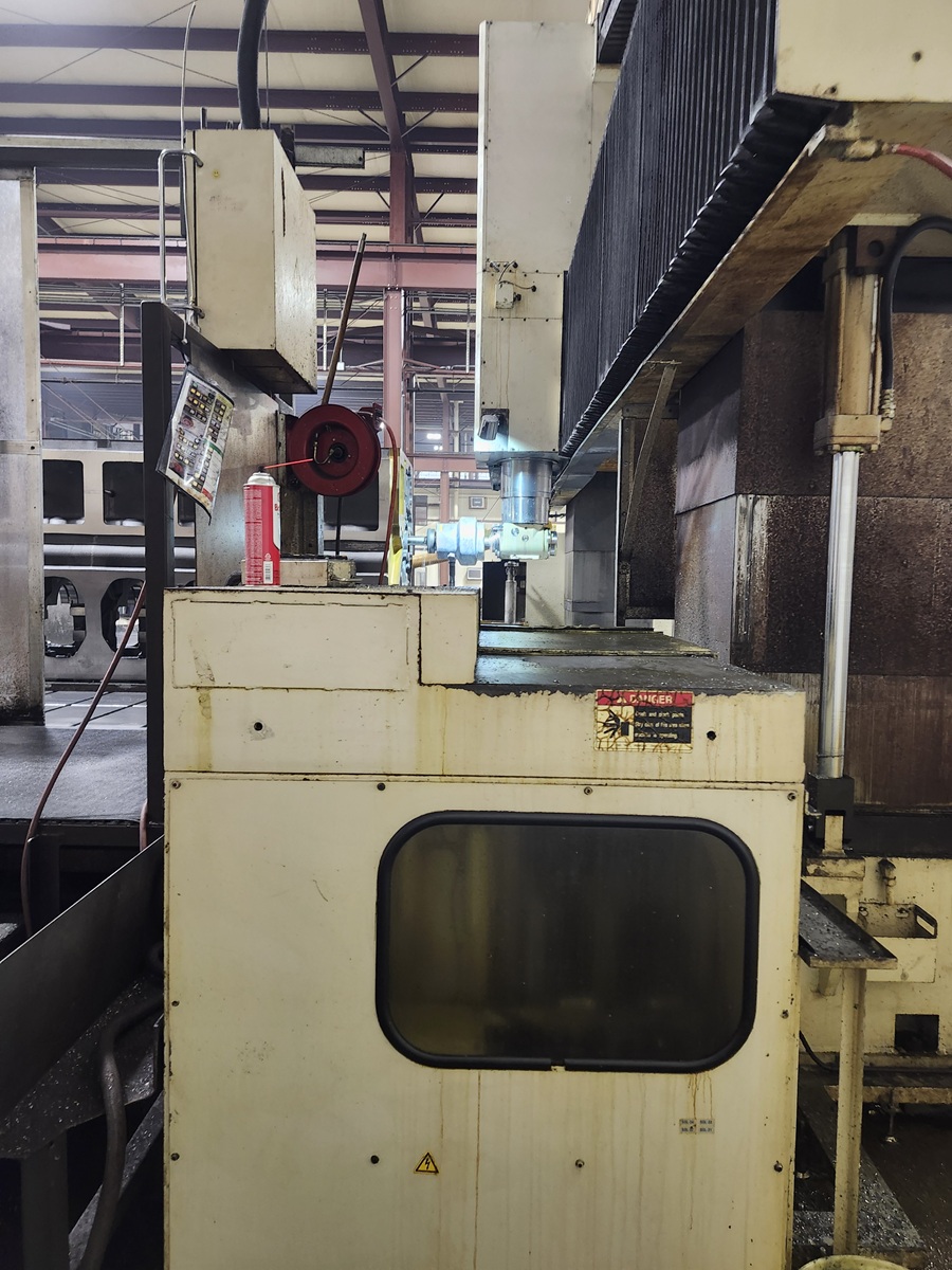 SNK RB-7VM CNC 5-Axis Bridge Mill, 2006 - Coolant Through Spindle - Image 6
