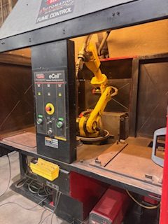 Lincoln Electric eCell Dual‑Zone Robotic MIG Weld Cell – Fanuc ArcMate Robot, Power Wave MIG, Fume Extraction (Approx. 2007) - Image 4