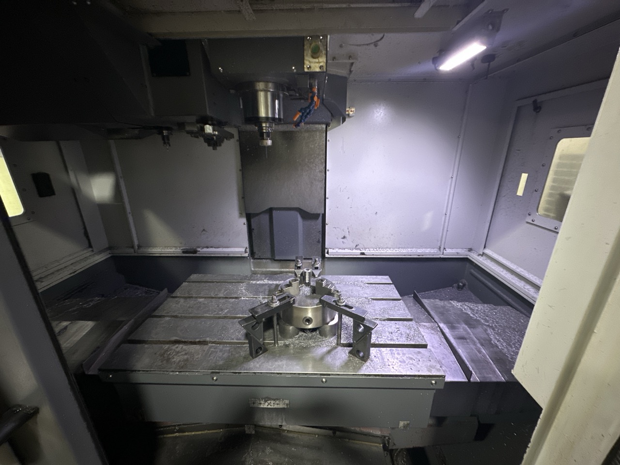 DMC Matrix FM50V VMC, 2012 - Fanuc Oi-MD Control, Chip Conveyor - Image 3